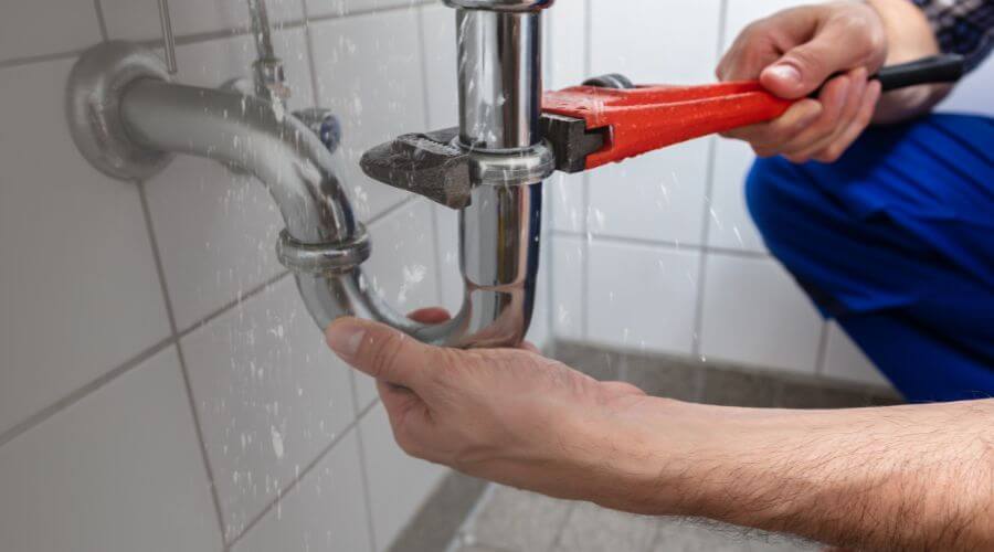 Expert burst pipe repair services in Oolitic, IN